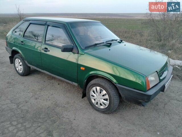 Зелений ВАЗ 2109, об'ємом двигуна 1.5 л та пробігом 350 тис. км за 2000 $, фото 1 на Automoto.ua