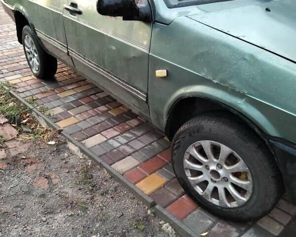 Зеленый ВАЗ 2109, объемом двигателя 0 л и пробегом 200 тыс. км за 1400 $, фото 1 на Automoto.ua