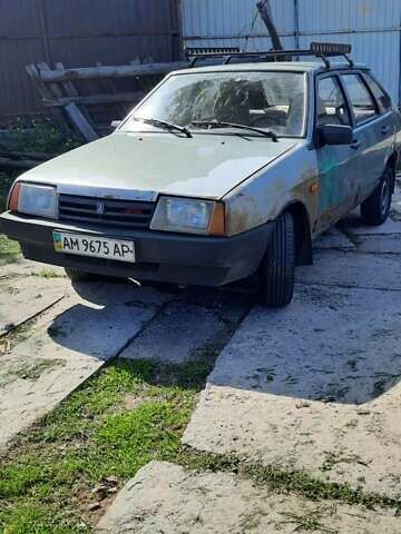 Зеленый ВАЗ 2109, объемом двигателя 1.6 л и пробегом 308 тыс. км за 1100 $, фото 1 на Automoto.ua