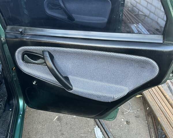 Зелений ВАЗ 2109, об'ємом двигуна 1.6 л та пробігом 200 тис. км за 2000 $, фото 1 на Automoto.ua