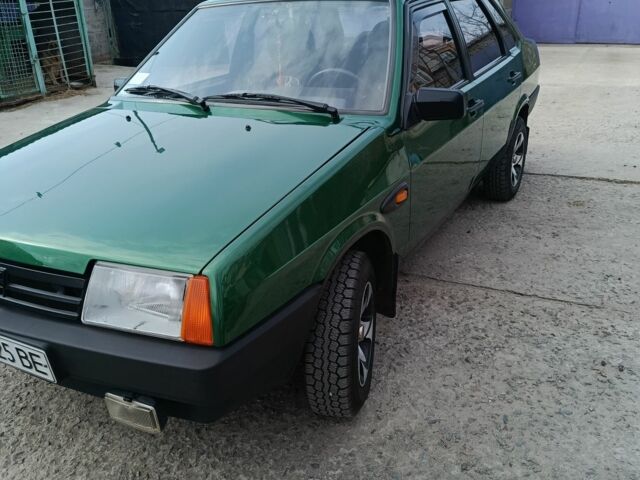 Зеленый ВАЗ 2109, объемом двигателя 2 л и пробегом 208 тыс. км за 2800 $, фото 1 на Automoto.ua