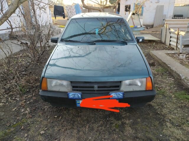 Зеленый ВАЗ 2109, объемом двигателя 1.5 л и пробегом 260 тыс. км за 1000 $, фото 1 на Automoto.ua