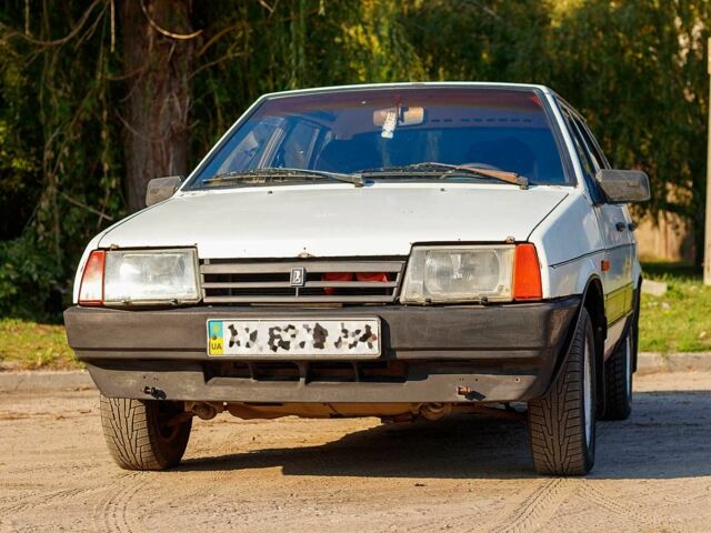 Белый ВАЗ 21093, объемом двигателя 1.5 л и пробегом 184 тыс. км за 552 $, фото 1 на Automoto.ua
