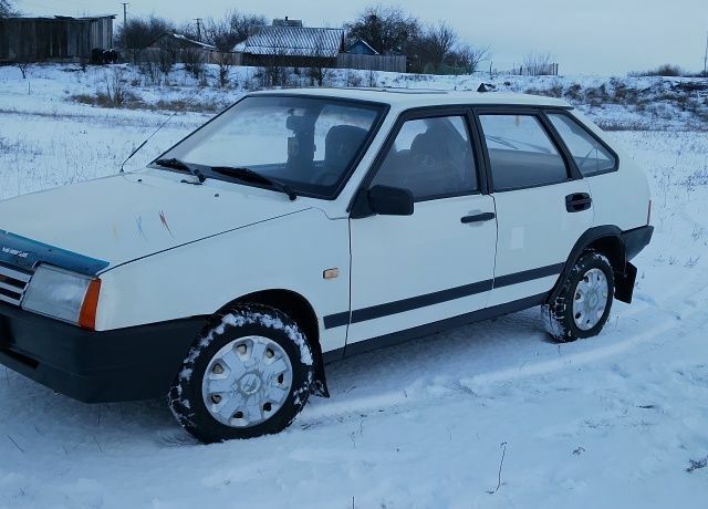Белый ВАЗ 21093, объемом двигателя 1.5 л и пробегом 160 тыс. км за 1100 $, фото 1 на Automoto.ua