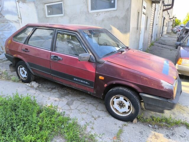 Красный ВАЗ 21093, объемом двигателя 1.5 л и пробегом 80 тыс. км за 675 $, фото 1 на Automoto.ua