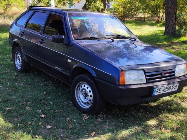 Синий ВАЗ 21093, объемом двигателя 1.5 л и пробегом 220 тыс. км за 1300 $, фото 1 на Automoto.ua