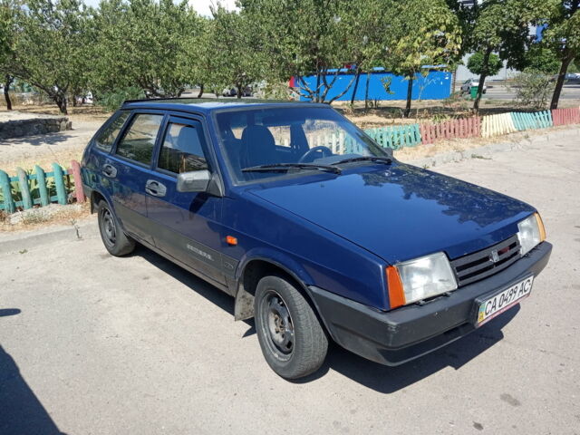 Синий ВАЗ 21093, объемом двигателя 1.5 л и пробегом 185 тыс. км за 2800 $, фото 1 на Automoto.ua