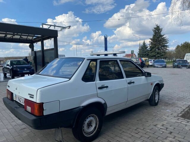 Белый ВАЗ 21099, объемом двигателя 1.5 л и пробегом 150 тыс. км за 993 $, фото 1 на Automoto.ua