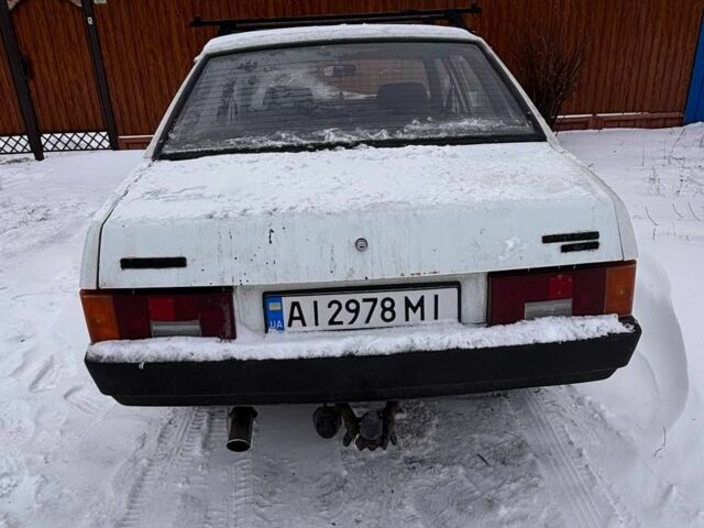 Белый ВАЗ 21099, объемом двигателя 2 л и пробегом 120 тыс. км за 650 $, фото 1 на Automoto.ua