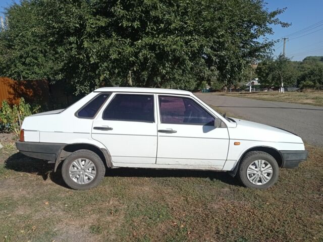 Белый ВАЗ 21099, объемом двигателя 1 л и пробегом 111 тыс. км за 795 $, фото 1 на Automoto.ua