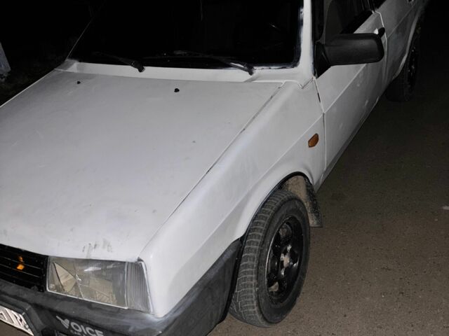 Білий ВАЗ 21099, об'ємом двигуна 1.5 л та пробігом 999 тис. км за 674 $, фото 1 на Automoto.ua