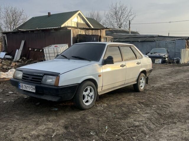 Белый ВАЗ 21099, объемом двигателя 1.5 л и пробегом 99 тыс. км за 1100 $, фото 1 на Automoto.ua