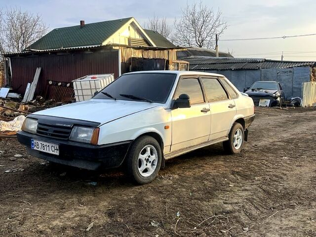 Білий ВАЗ 21099, об'ємом двигуна 1.5 л та пробігом 150 тис. км за 1100 $, фото 1 на Automoto.ua