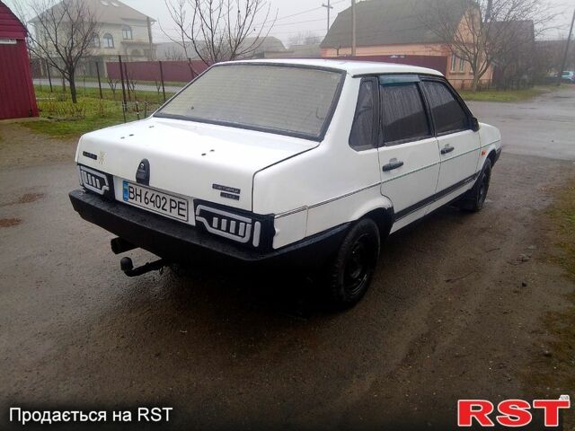 Белый ВАЗ 21099, объемом двигателя 1.5 л и пробегом 0 тыс. км за 950 $, фото 1 на Automoto.ua