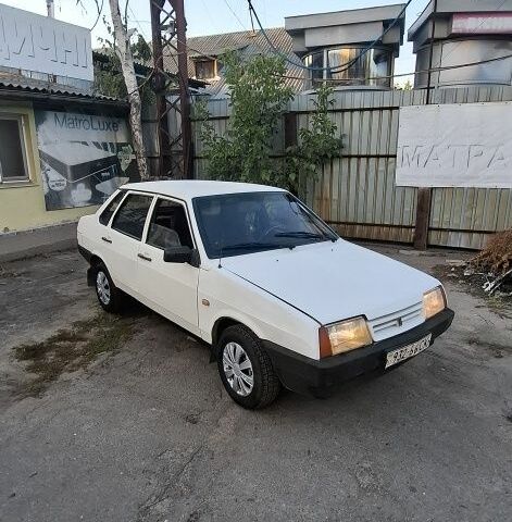Белый ВАЗ 21099, объемом двигателя 1.3 л и пробегом 100 тыс. км за 899 $, фото 1 на Automoto.ua