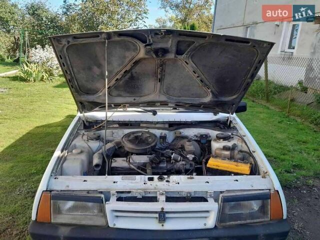 Белый ВАЗ 21099, объемом двигателя 1.3 л и пробегом 25 тыс. км за 700 $, фото 1 на Automoto.ua