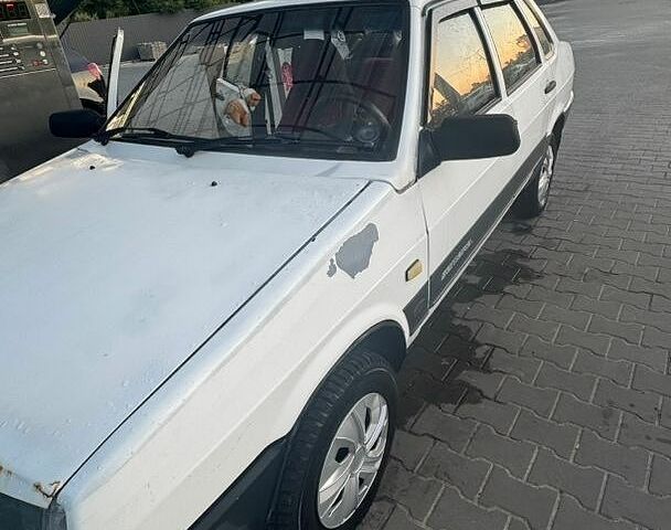 Белый ВАЗ 21099, объемом двигателя 1.5 л и пробегом 120 тыс. км за 1050 $, фото 1 на Automoto.ua