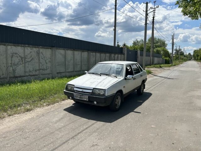 Белый ВАЗ 21099, объемом двигателя 1.3 л и пробегом 100 тыс. км за 500 $, фото 1 на Automoto.ua