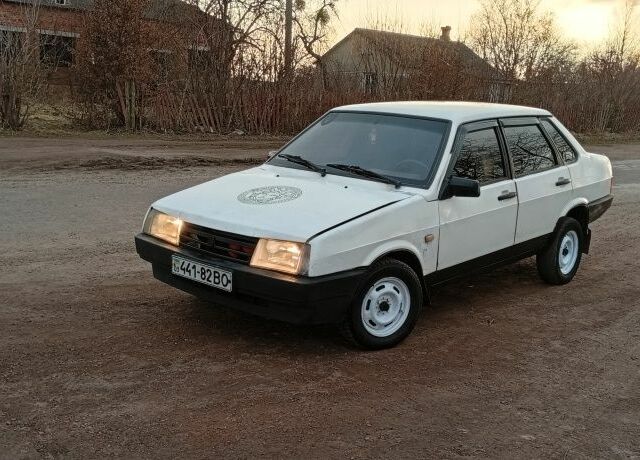 Белый ВАЗ 21099, объемом двигателя 1.5 л и пробегом 330 тыс. км за 558 $, фото 1 на Automoto.ua