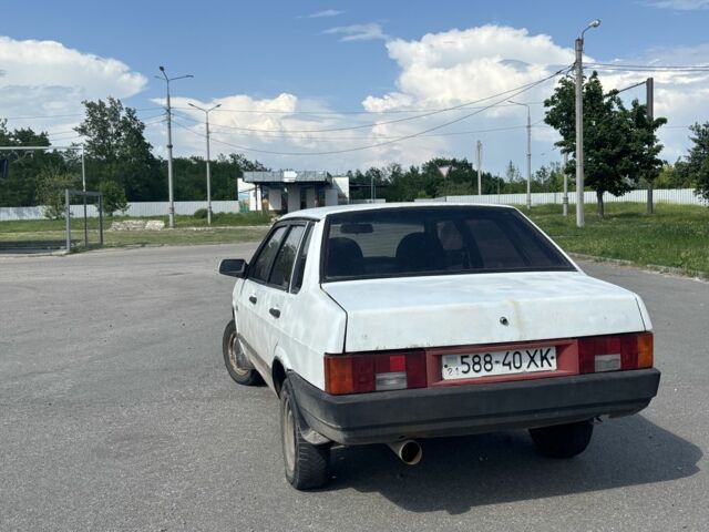 Белый ВАЗ 21099, объемом двигателя 1.5 л и пробегом 100 тыс. км за 673 $, фото 1 на Automoto.ua