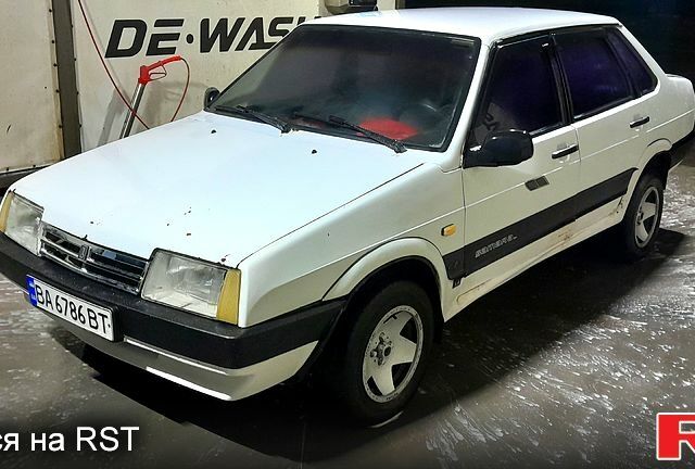 Белый ВАЗ 21099, объемом двигателя 1.5 л и пробегом 300 тыс. км за 950 $, фото 1 на Automoto.ua