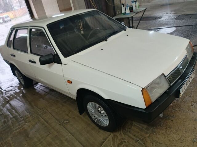 Білий ВАЗ 21099, об'ємом двигуна 1.5 л та пробігом 371 тис. км за 1300 $, фото 1 на Automoto.ua