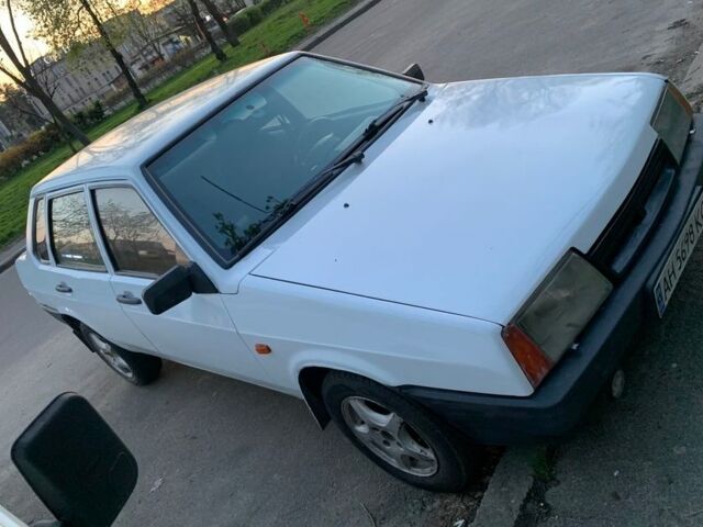 Белый ВАЗ 21099, объемом двигателя 1.5 л и пробегом 300 тыс. км за 1450 $, фото 1 на Automoto.ua