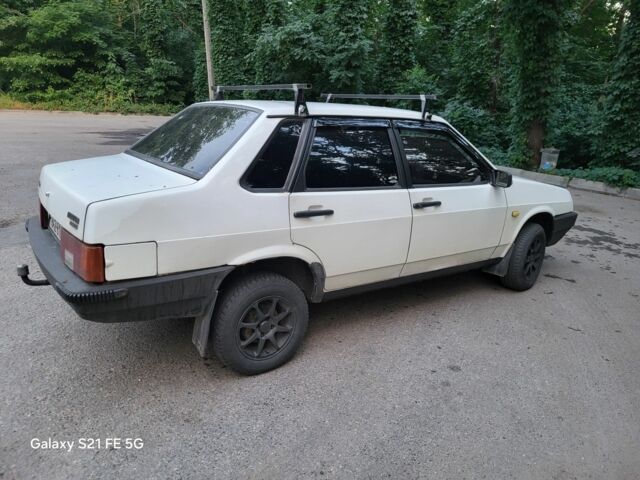 Белый ВАЗ 21099, объемом двигателя 0 л и пробегом 160 тыс. км за 1334 $, фото 1 на Automoto.ua