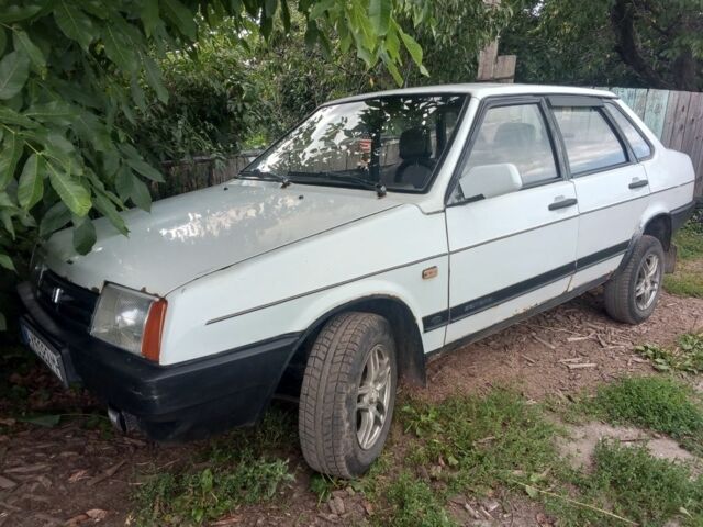 Білий ВАЗ 21099, об'ємом двигуна 1.5 л та пробігом 1000 тис. км за 801 $, фото 1 на Automoto.ua