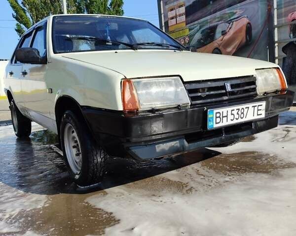 Белый ВАЗ 21099, объемом двигателя 1.5 л и пробегом 13 тыс. км за 1200 $, фото 1 на Automoto.ua