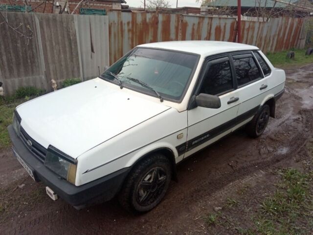 Білий ВАЗ 21099, об'ємом двигуна 1.5 л та пробігом 1000 тис. км за 811 $, фото 1 на Automoto.ua