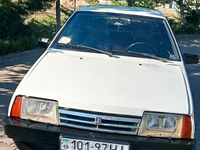 Белый ВАЗ 21099, объемом двигателя 1.3 л и пробегом 230 тыс. км за 1100 $, фото 1 на Automoto.ua