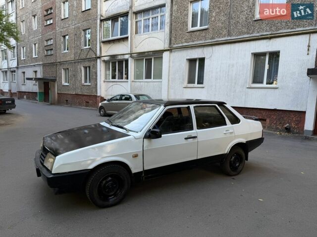 Белый ВАЗ 21099, объемом двигателя 1.5 л и пробегом 211 тыс. км за 550 $, фото 1 на Automoto.ua