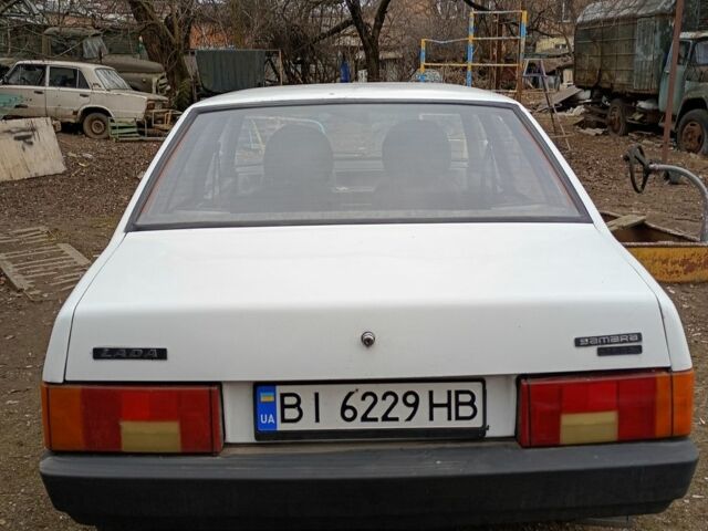Белый ВАЗ 21099, объемом двигателя 1.6 л и пробегом 378 тыс. км за 1100 $, фото 1 на Automoto.ua
