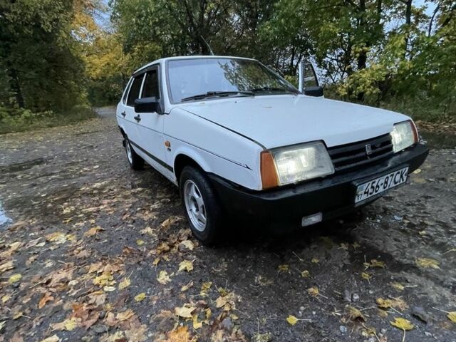 Белый ВАЗ 21099, объемом двигателя 1.5 л и пробегом 270 тыс. км за 950 $, фото 1 на Automoto.ua