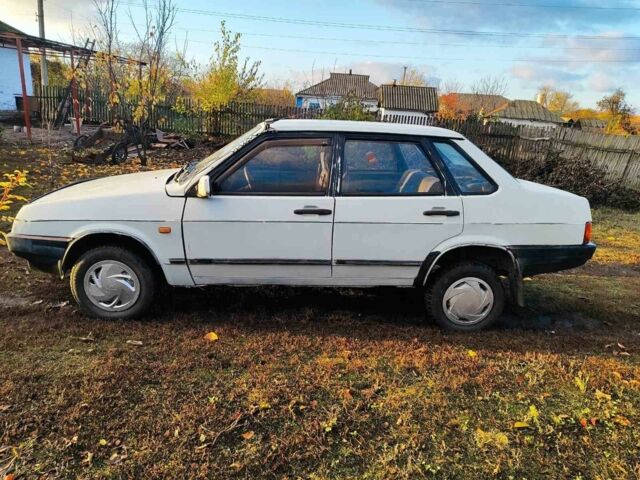 Белый ВАЗ 21099, объемом двигателя 1.5 л и пробегом 180 тыс. км за 820 $, фото 1 на Automoto.ua