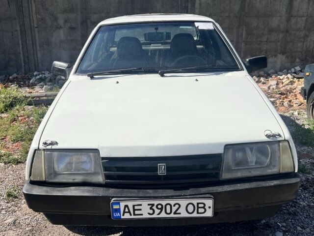 Белый ВАЗ 21099, объемом двигателя 1.5 л и пробегом 200 тыс. км за 599 $, фото 1 на Automoto.ua