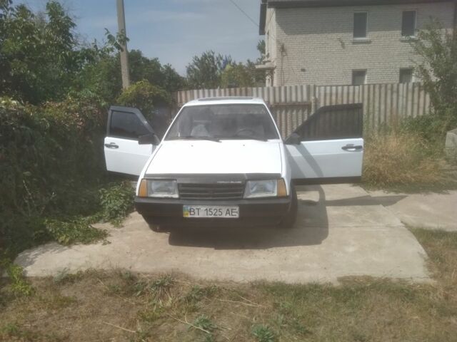 Белый ВАЗ 21099, объемом двигателя 1.5 л и пробегом 1 тыс. км за 1100 $, фото 1 на Automoto.ua