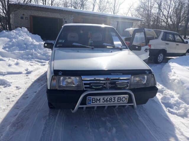 Белый ВАЗ 21099, объемом двигателя 1.5 л и пробегом 300 тыс. км за 1600 $, фото 1 на Automoto.ua