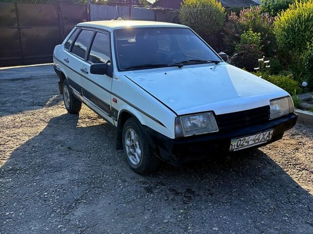 Белый ВАЗ 21099, объемом двигателя 1.5 л и пробегом 100 тыс. км за 780 $, фото 1 на Automoto.ua