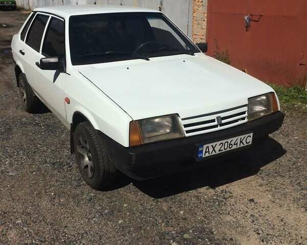 Белый ВАЗ 21099, объемом двигателя 1.5 л и пробегом 170 тыс. км за 1350 $, фото 1 на Automoto.ua