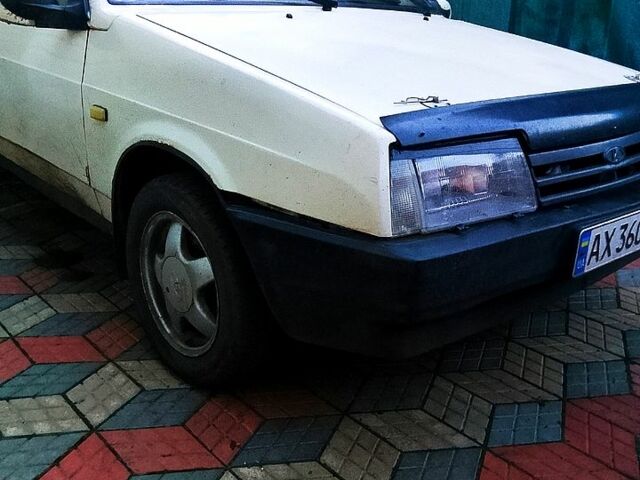 Белый ВАЗ 21099, объемом двигателя 1.5 л и пробегом 250 тыс. км за 600 $, фото 1 на Automoto.ua