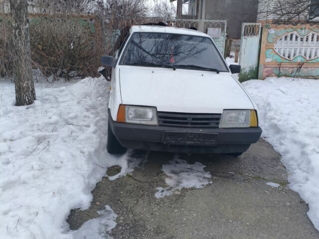 Белый ВАЗ 21099, объемом двигателя 1.5 л и пробегом 200 тыс. км за 600 $, фото 1 на Automoto.ua
