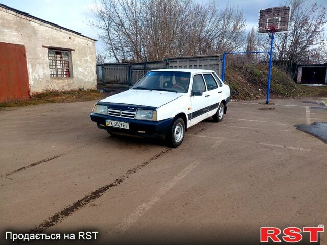 Белый ВАЗ 21099, объемом двигателя 1.5 л и пробегом 0 тыс. км за 700 $, фото 1 на Automoto.ua