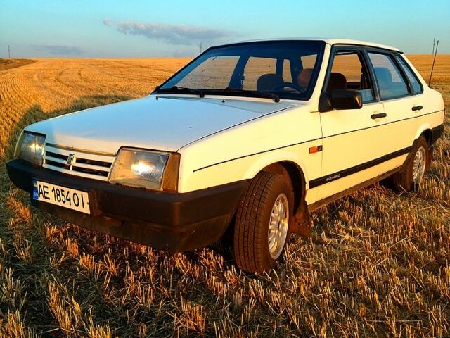 Білий ВАЗ 21099, об'ємом двигуна 1.5 л та пробігом 280 тис. км за 900 $, фото 1 на Automoto.ua