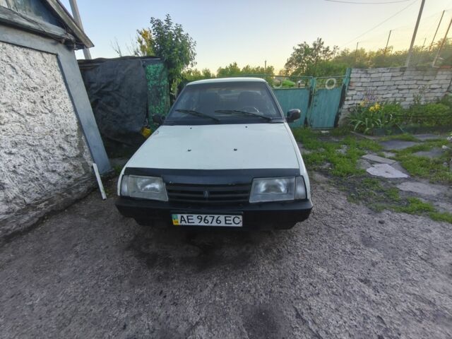 Білий ВАЗ 21099, об'ємом двигуна 1.5 л та пробігом 450 тис. км за 897 $, фото 1 на Automoto.ua
