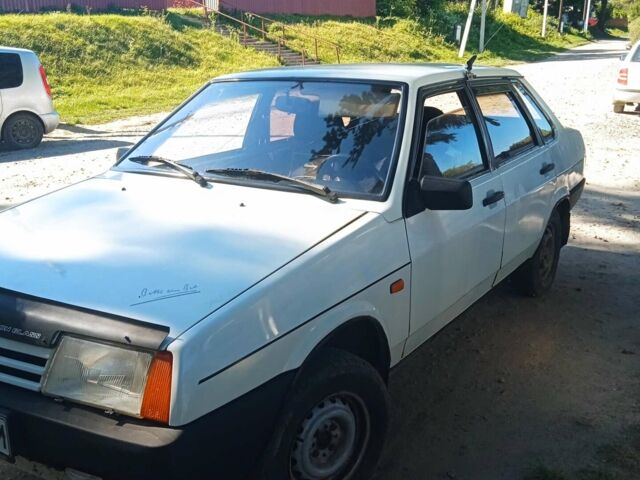 Белый ВАЗ 21099, объемом двигателя 1.6 л и пробегом 200 тыс. км за 1200 $, фото 1 на Automoto.ua