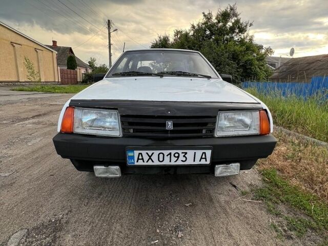 Белый ВАЗ 21099, объемом двигателя 1.5 л и пробегом 200 тыс. км за 950 $, фото 1 на Automoto.ua