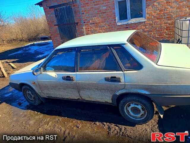 Белый ВАЗ 21099, объемом двигателя 1.5 л и пробегом 258 тыс. км за 800 $, фото 1 на Automoto.ua
