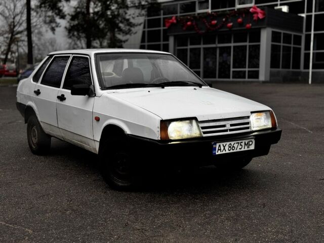 Белый ВАЗ 21099, объемом двигателя 1.5 л и пробегом 100 тыс. км за 900 $, фото 1 на Automoto.ua